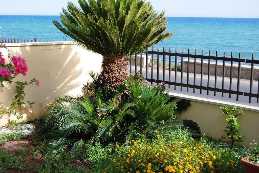 Terrazza A Mare Corallo Marina di Ragusa Dış mekan fotoğraf