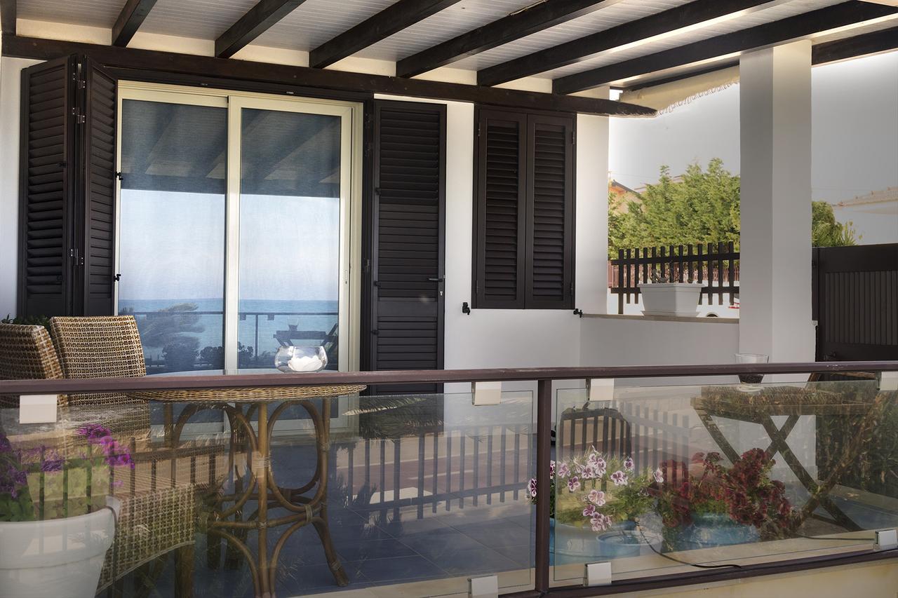 Terrazza A Mare Corallo Marina di Ragusa Dış mekan fotoğraf